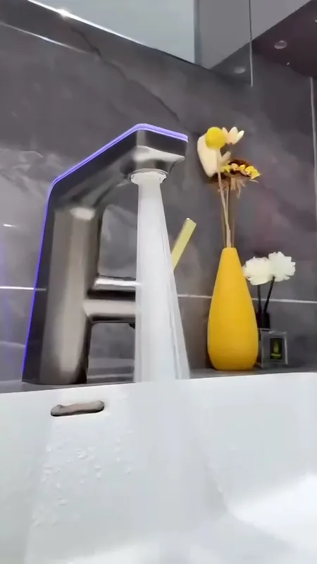 شیر روشویی LED دوحالته مدل Aqua Lite