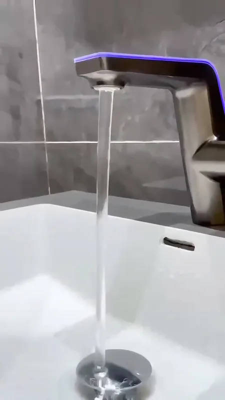 شیر روشویی LED دوحالته مدل Aqua Lite